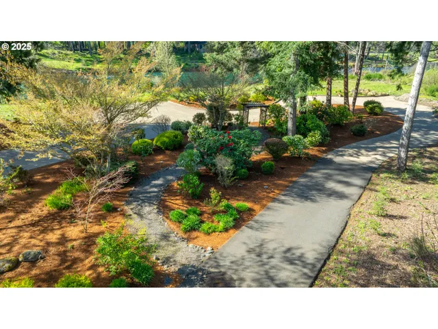 $1,350,000 | 46836 McKenzie Highway, Vida, OR 97488