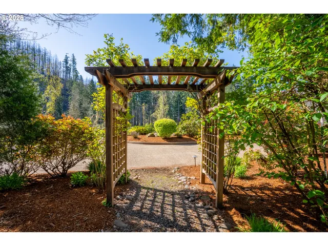 $1,350,000 | 46836 McKenzie Highway, Vida, OR 97488