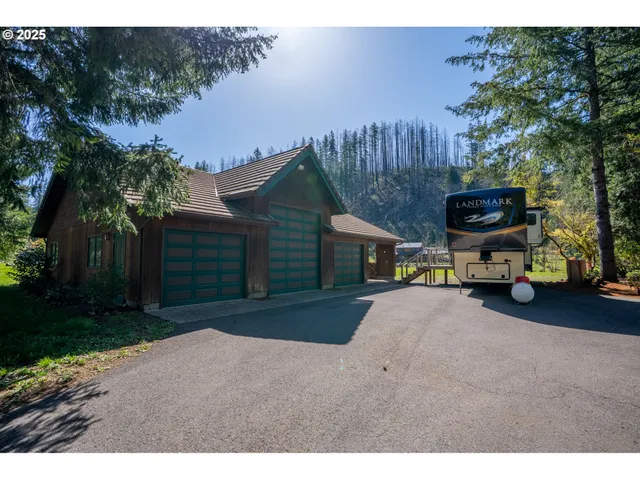 $1,350,000 | 46836 McKenzie Highway, Vida, OR 97488