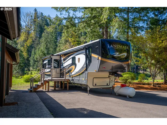 $1,350,000 | 46836 McKenzie Highway, Vida, OR 97488