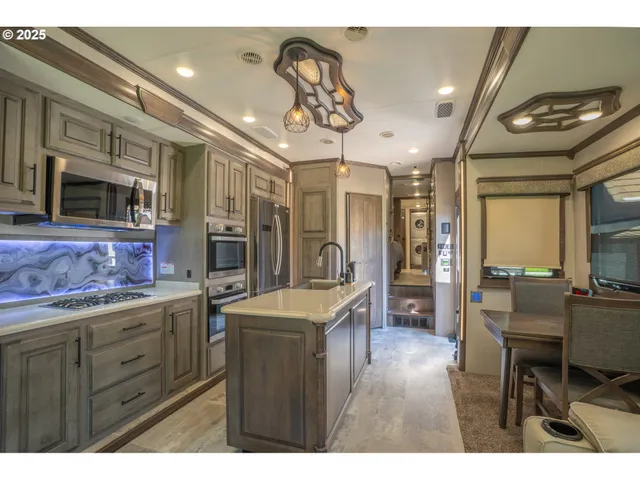 $1,350,000 | 46836 McKenzie Highway, Vida, OR 97488