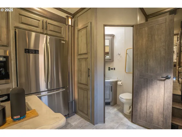 $1,350,000 | 46836 McKenzie Highway, Vida, OR 97488