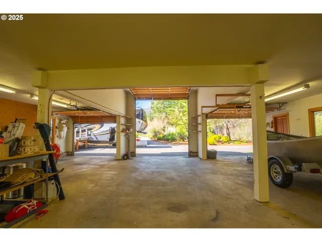 $1,350,000 | 46836 McKenzie Highway, Vida, OR 97488