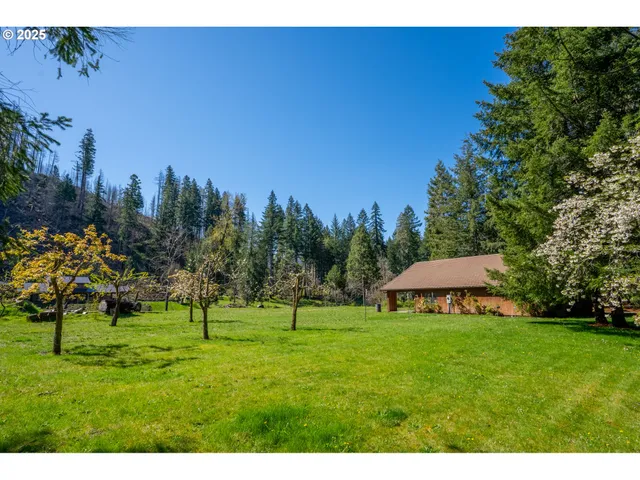 $1,350,000 | 46836 McKenzie Highway, Vida, OR 97488