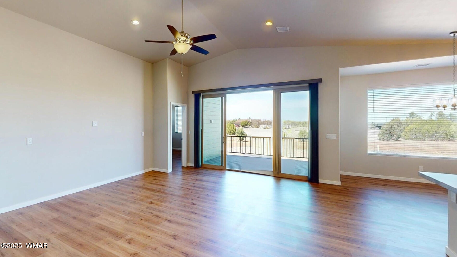 960 South Ridgeway Place Show Low, AZ 85901 - Photo 8 of 22 960-S-Ridgeway-25