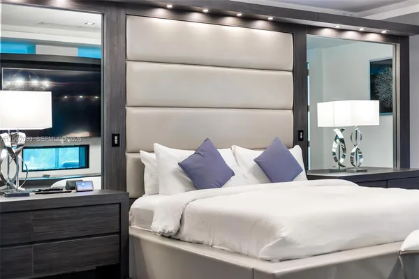 $60,000 | 300 Royal Plaza Drive, Fort Lauderdale, FL 33301