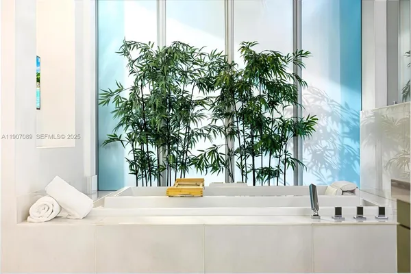 $60,000 | 300 Royal Plaza Drive, Fort Lauderdale, FL 33301