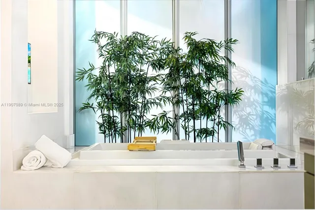 $60,000 | 300 Royal Plaza Drive, Fort Lauderdale, FL 33301