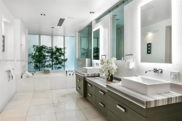 $60,000 | 300 Royal Plaza Drive, Fort Lauderdale, FL 33301