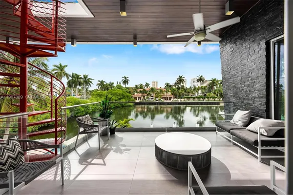 $60,000 | 300 Royal Plaza Drive, Fort Lauderdale, FL 33301