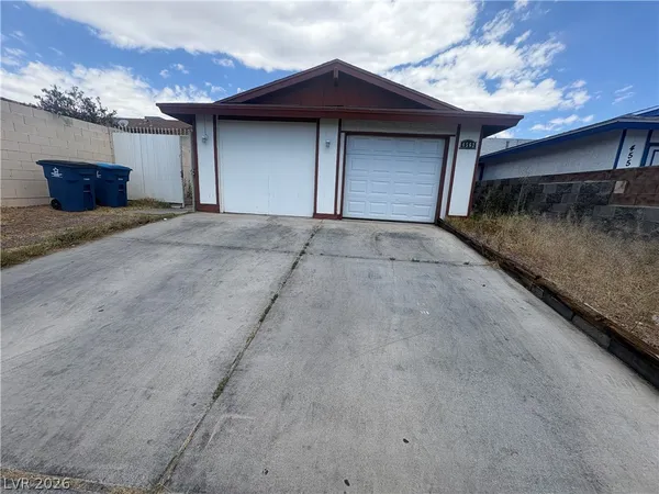 $1,552 | 4562 VÃa Torino, Las Vegas, NV 89103