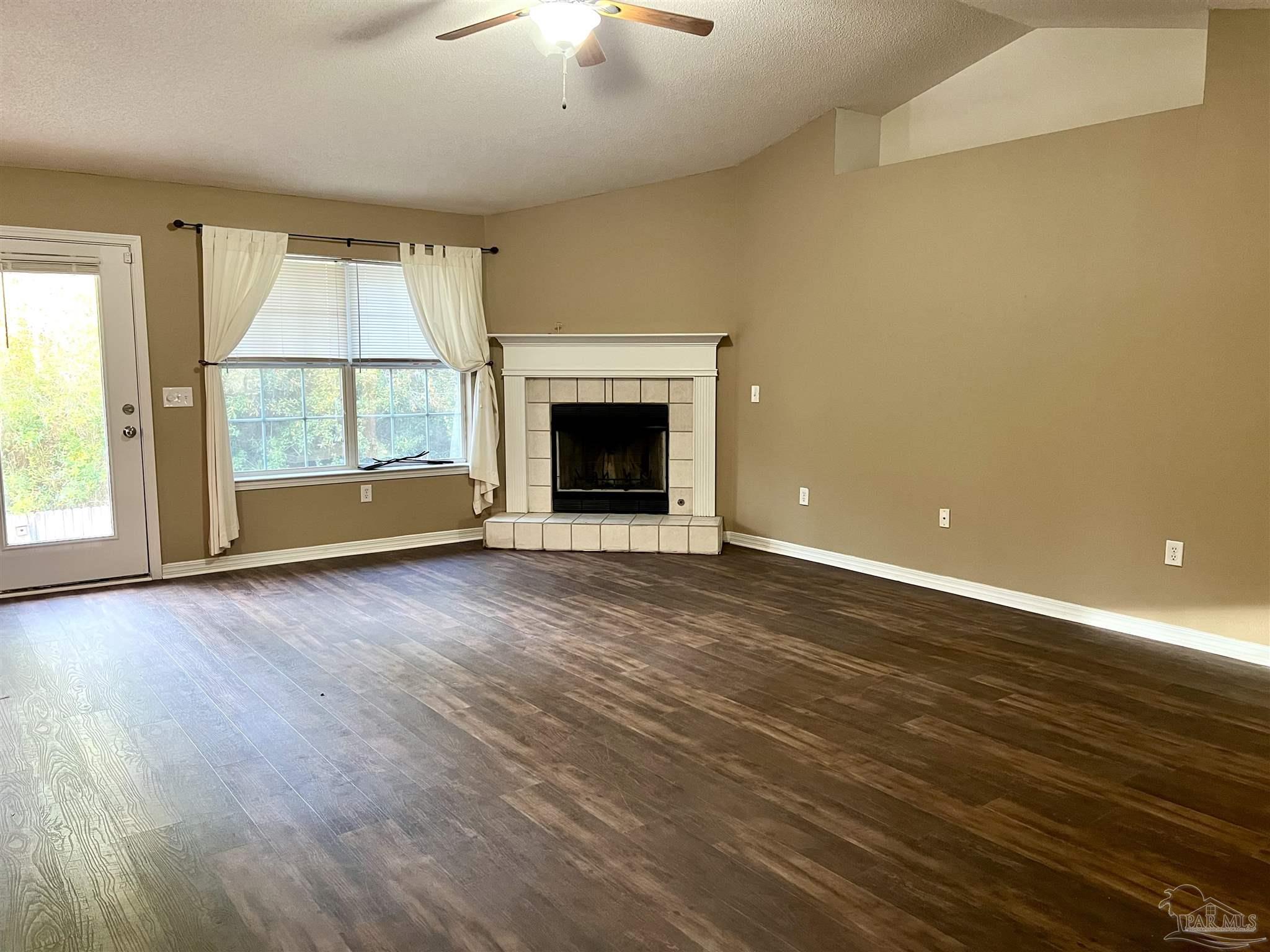 4830 Ribault Lane Milton, FL 32570 - Photo 6 of 23 Gallery Image 6