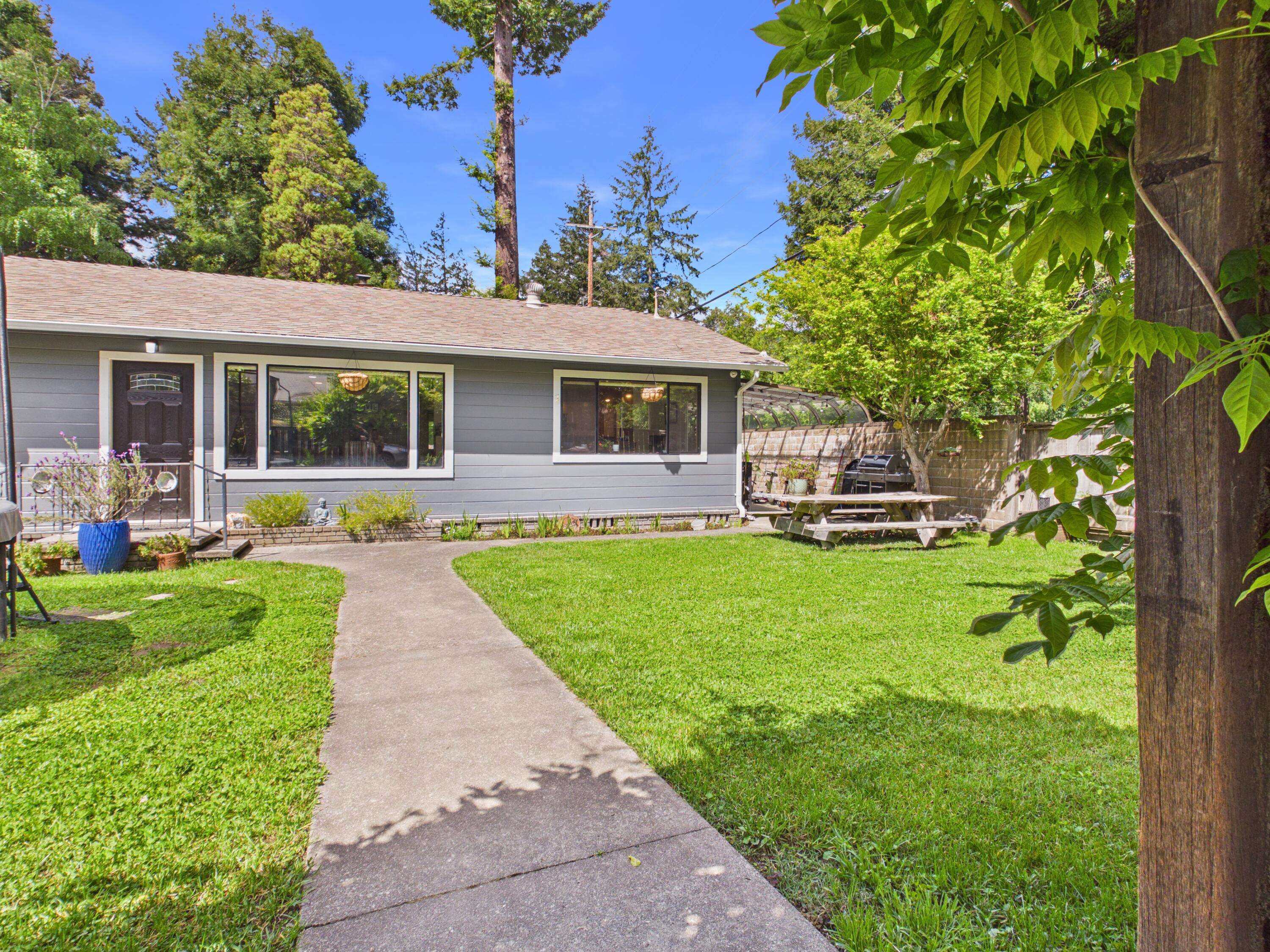 56 River Road Miranda, CA 95553 - Photo 34 of 35