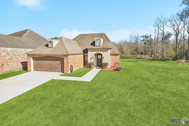 $275,000 | 12292 Dutchtown Villa Drive, Geismar, LA 70734