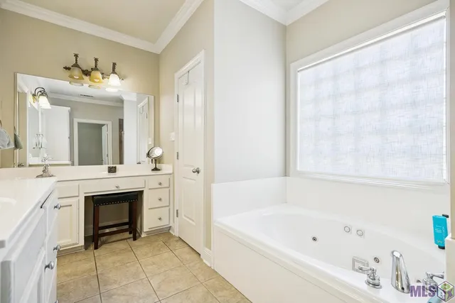 $275,000 | 12292 Dutchtown Villa Drive, Geismar, LA 70734