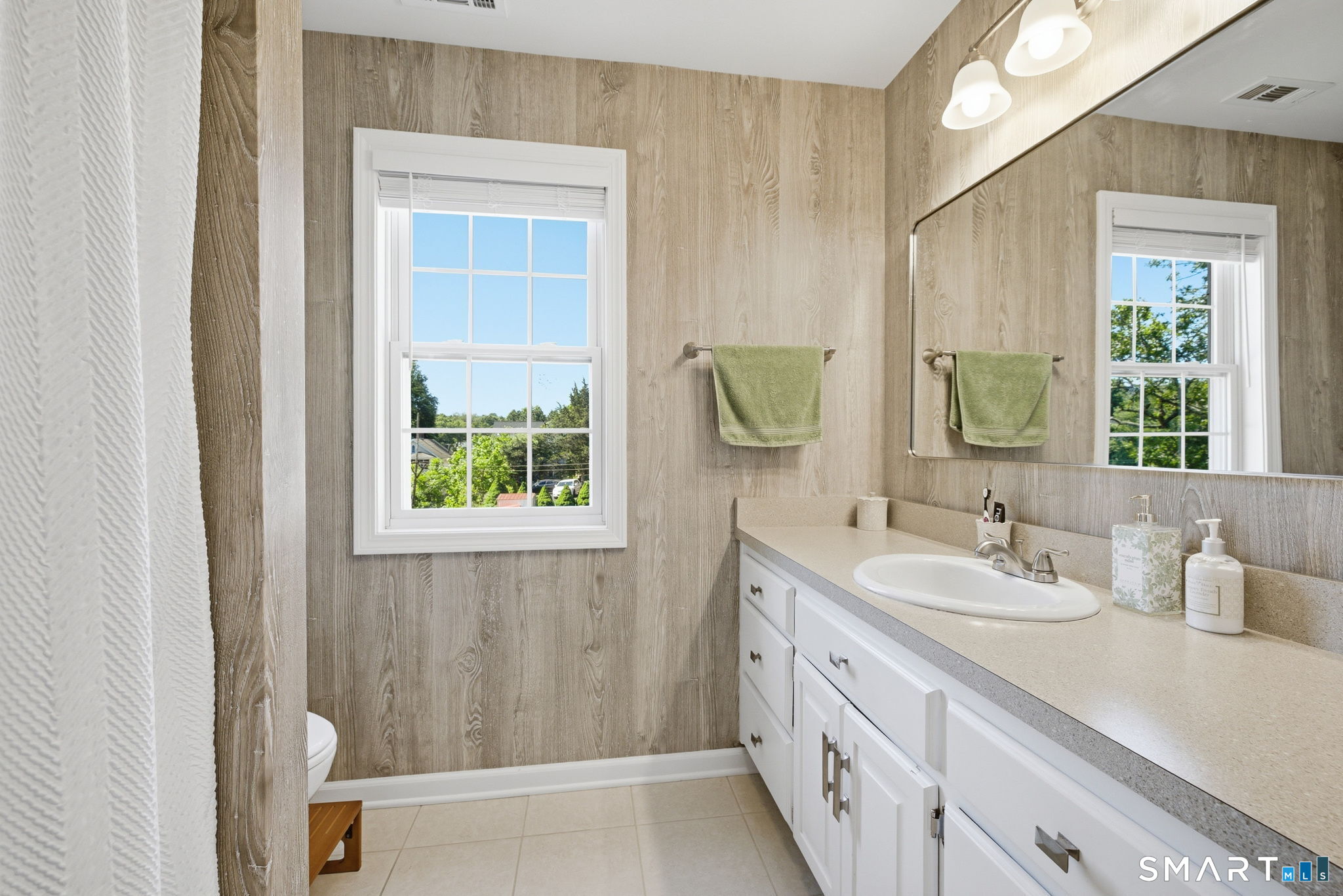 18 Perry Hill Road Shelton, CT 06484 - Photo 15 of 28