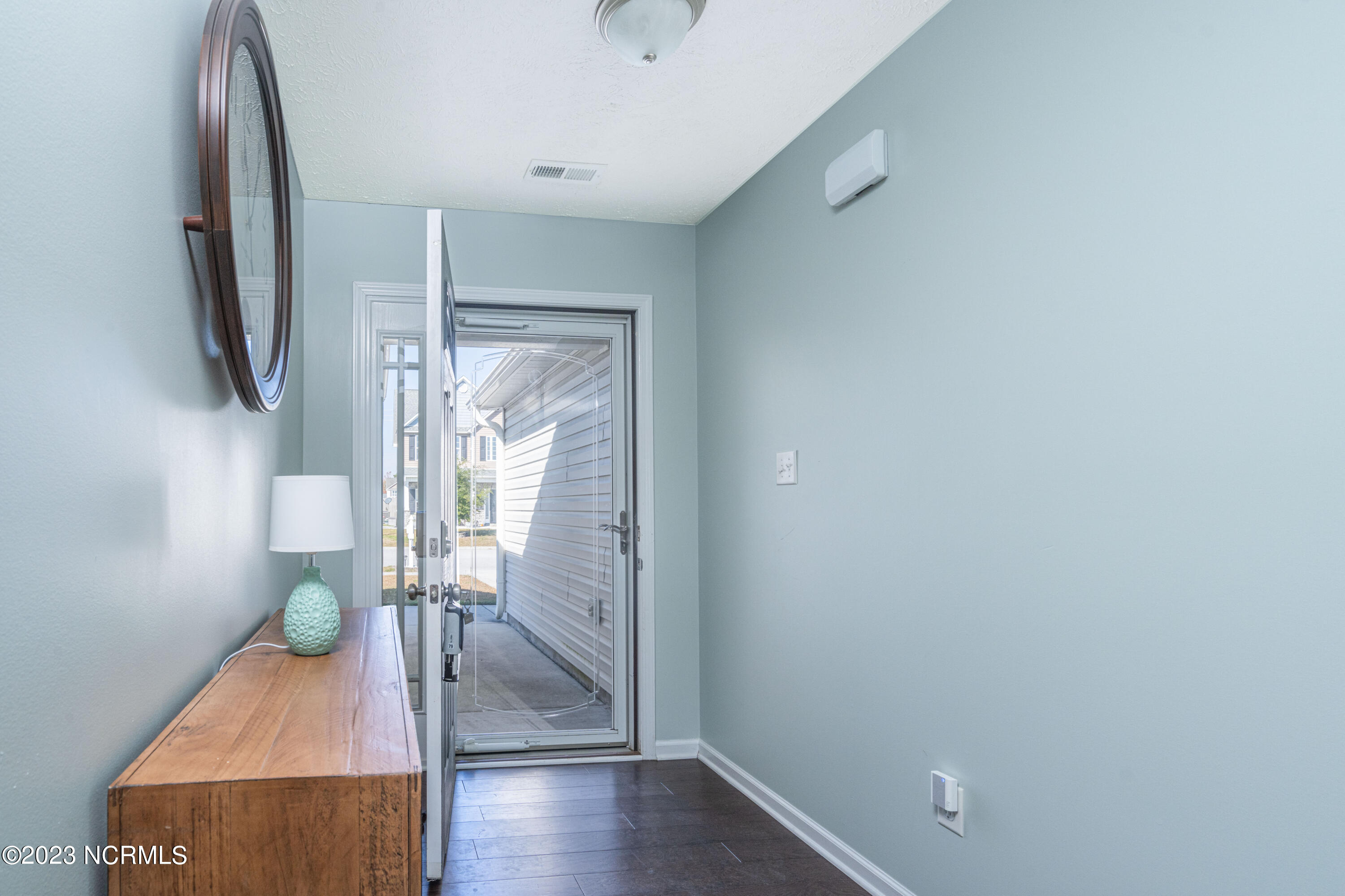 276 Merin Height Road Jacksonville, NC 28546 - Photo 5 of 40 foyer