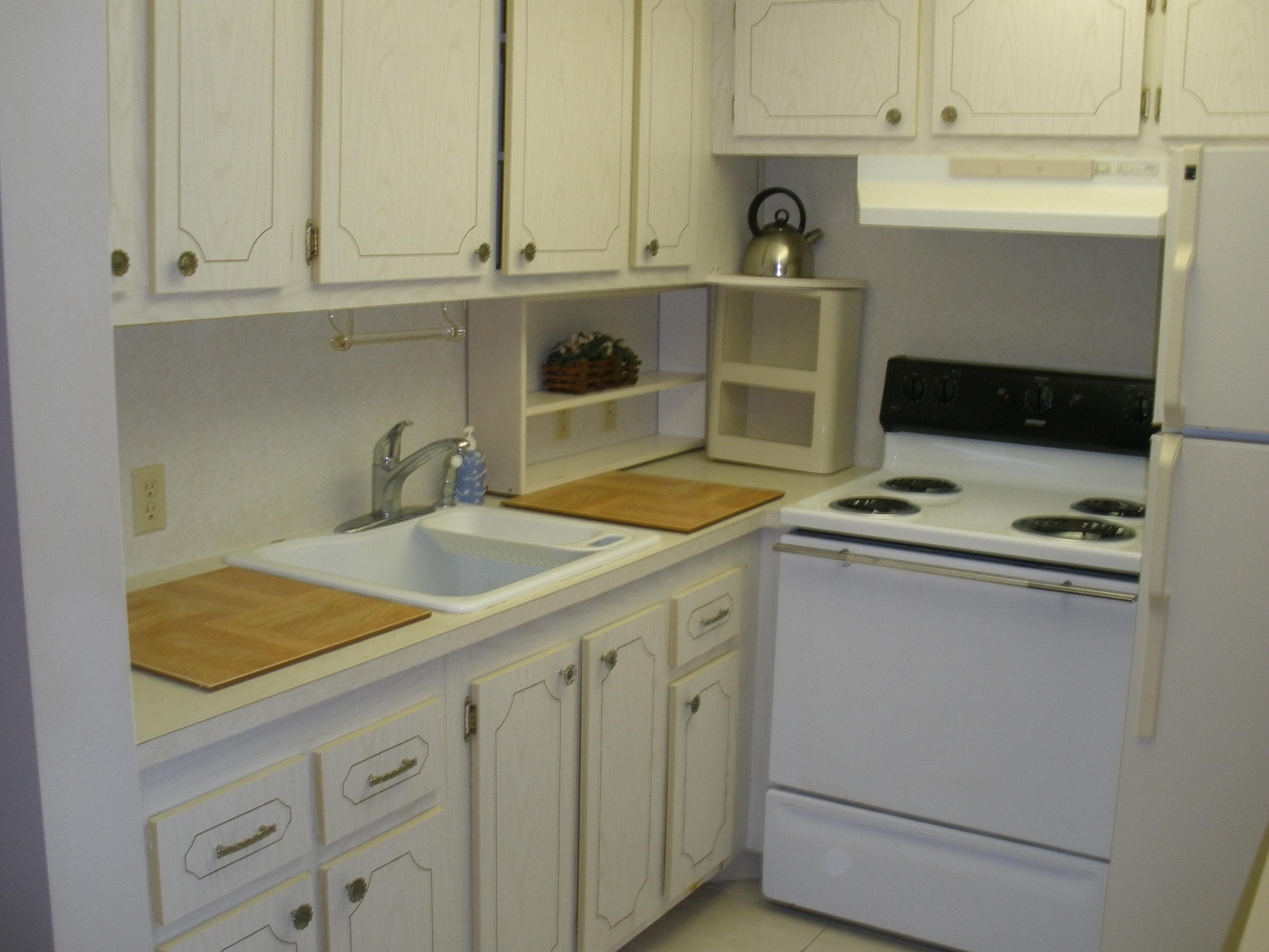 436 Mansfield F, Unit K Boca Raton, FL 33434 - Photo 2 of 10 Kitchen