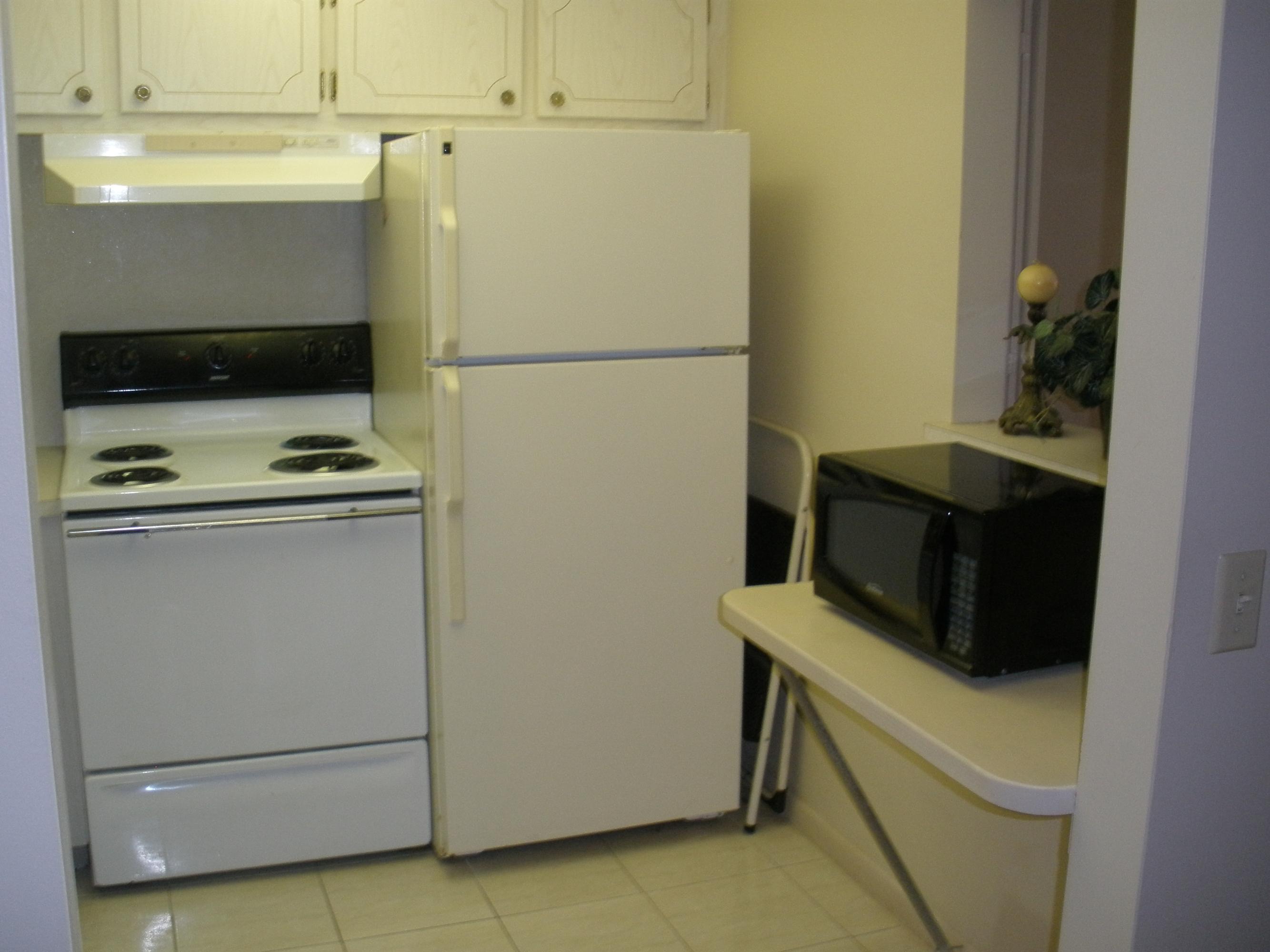 436 Mansfield F, Unit K Boca Raton, FL 33434 - Photo 3 of 10 Kitchen
