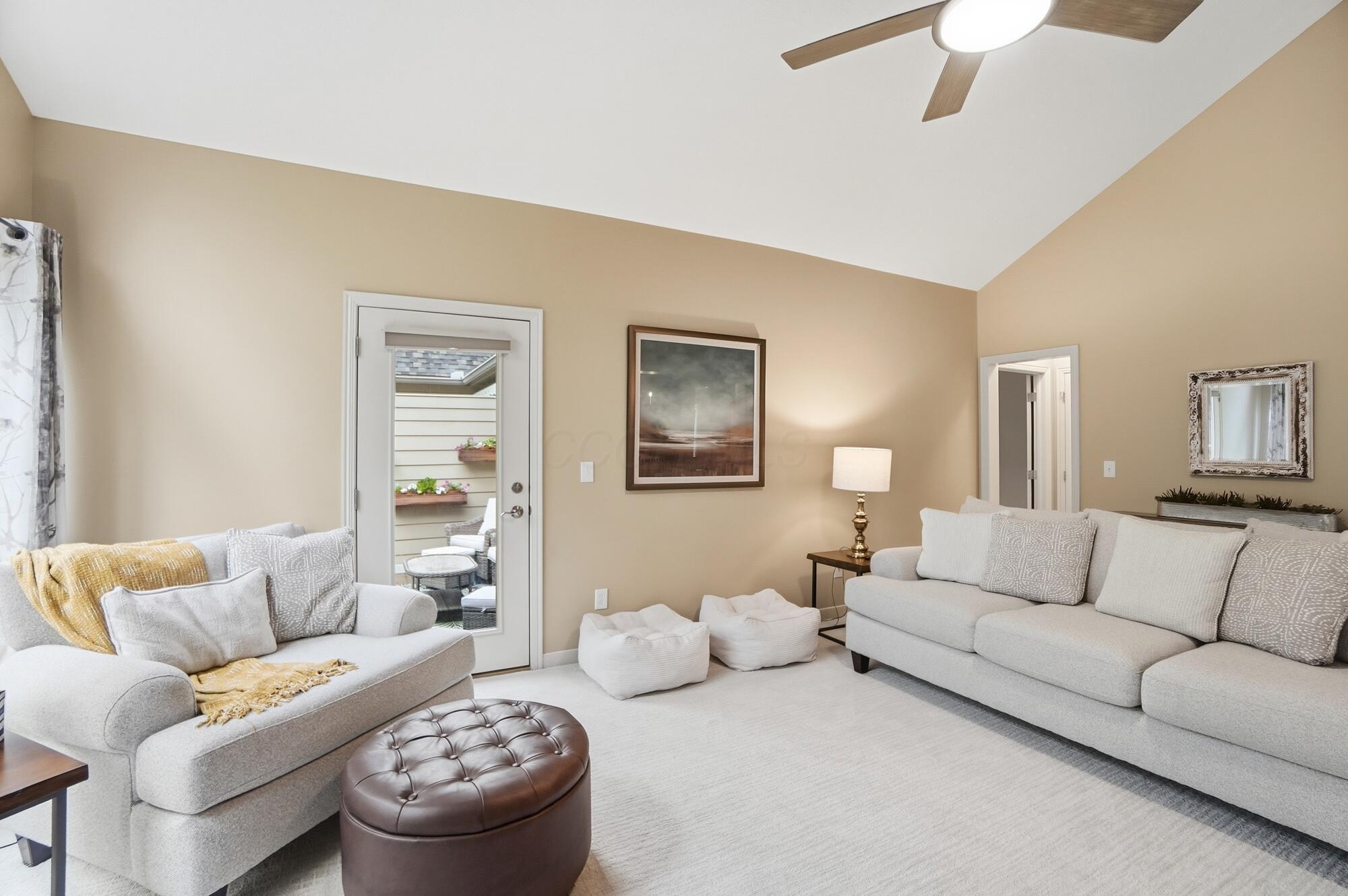 1167 Cross Creeks Ridge Pickerington, OH 43147 - Photo 14 of 91 Great Room