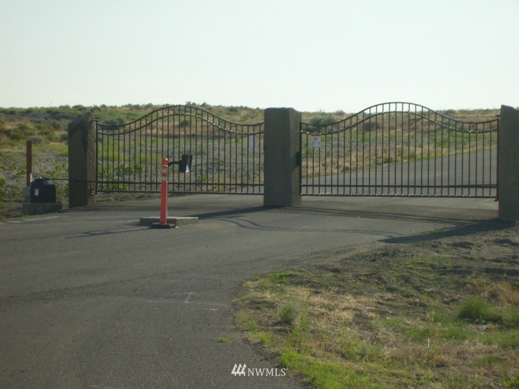 835 Baseline.5 Road Southeast Moses Lake, WA 98837 - Photo 1 of 1