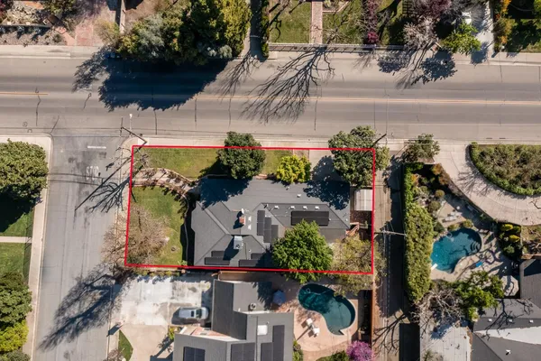 $489,999 | 1301 West Beverly Drive, Visalia, CA 93277