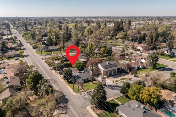 $489,999 | 1301 West Beverly Drive, Visalia, CA 93277