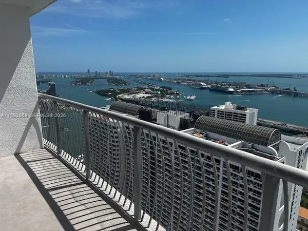 $2,100 | 1750 North Bayshore Drive, Unit 5008, Miami, FL 33132