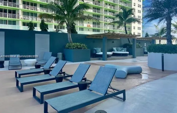 $2,100 | 1750 North Bayshore Drive, Unit 5008, Miami, FL 33132