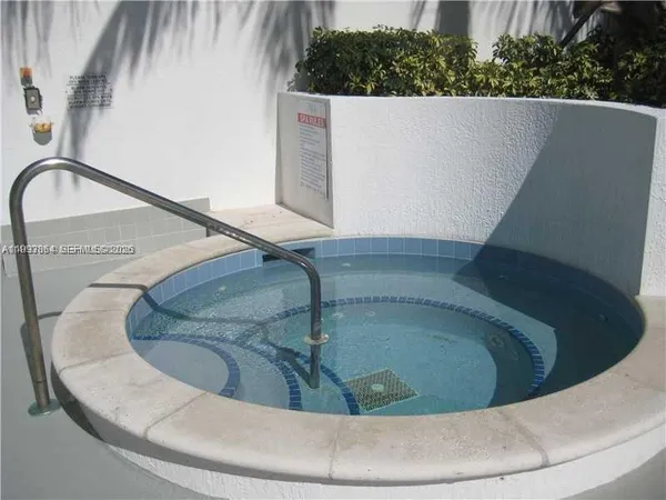 $2,100 | 1750 North Bayshore Drive, Unit 5008, Miami, FL 33132