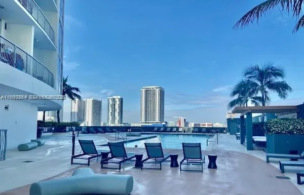 $2,100 | 1750 North Bayshore Drive, Unit 5008, Miami, FL 33132