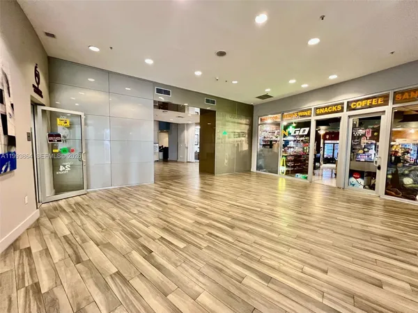 $2,100 | 1750 North Bayshore Drive, Unit 5008, Miami, FL 33132