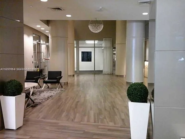 $2,100 | 1750 North Bayshore Drive, Unit 5008, Miami, FL 33132