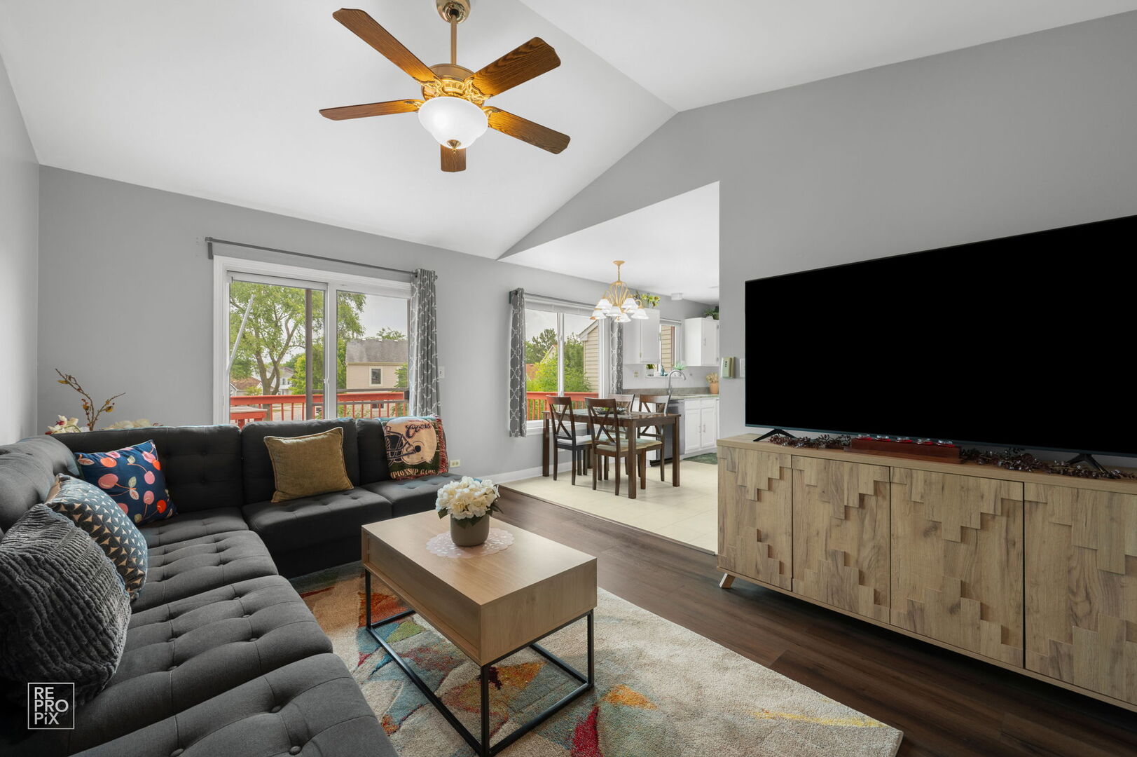 95 North Southport Road Mundelein, IL 60060 - Photo 14 of 26 a living room with furniture and a flat screen tv