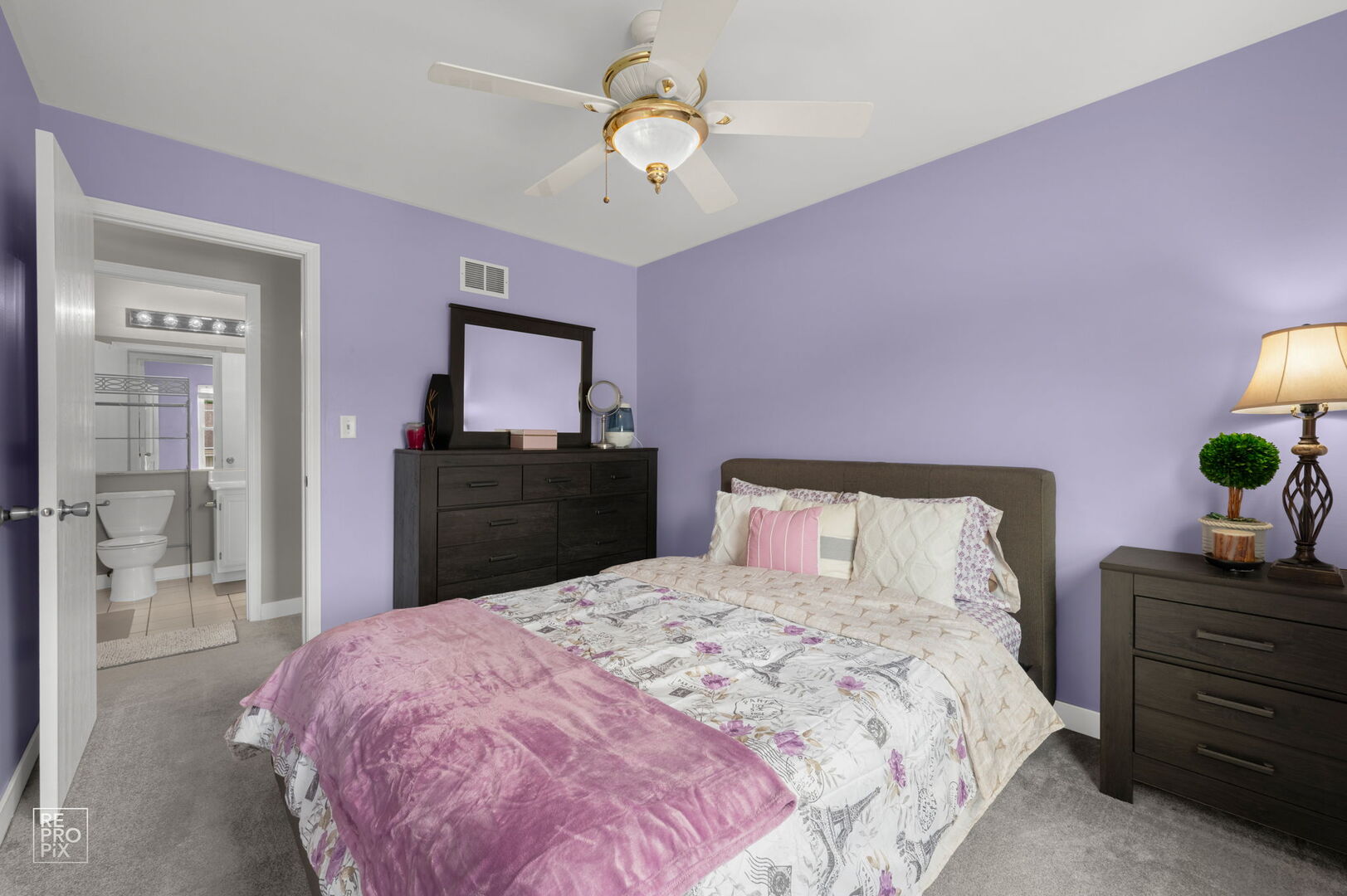 95 North Southport Road Mundelein, IL 60060 - Photo 21 of 26 a bedroom with a bed and a dresser