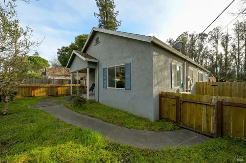 $1,065,000 | 2103 Bodega Avenue, Petaluma, CA 94952