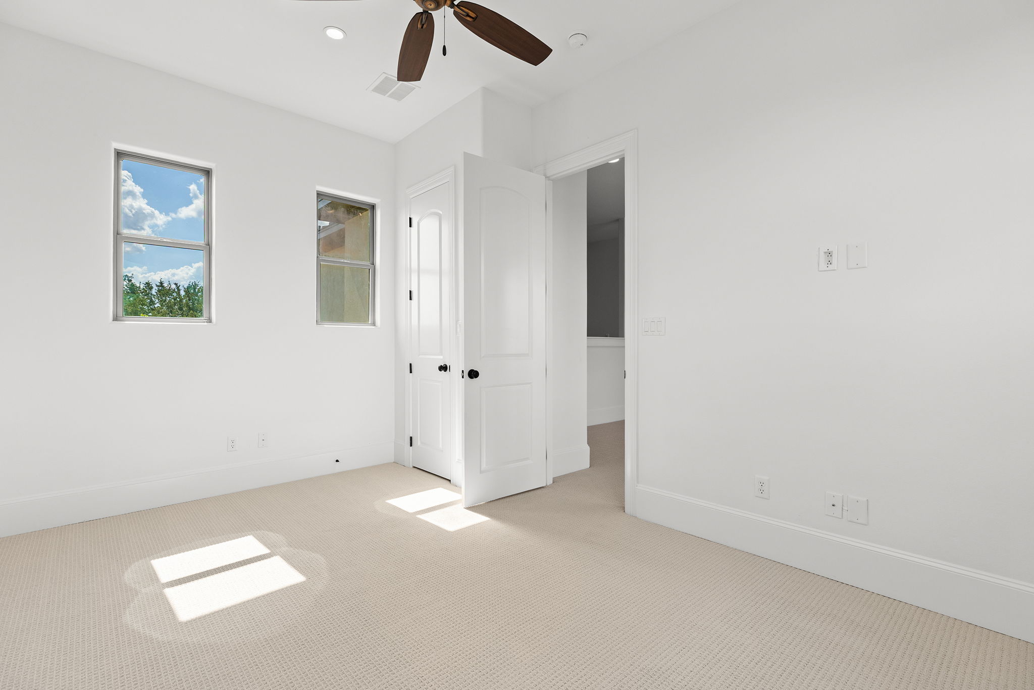 1124 County Road 301 Elgin, TX 78621 - Photo 27 of 40 an empty room with windows