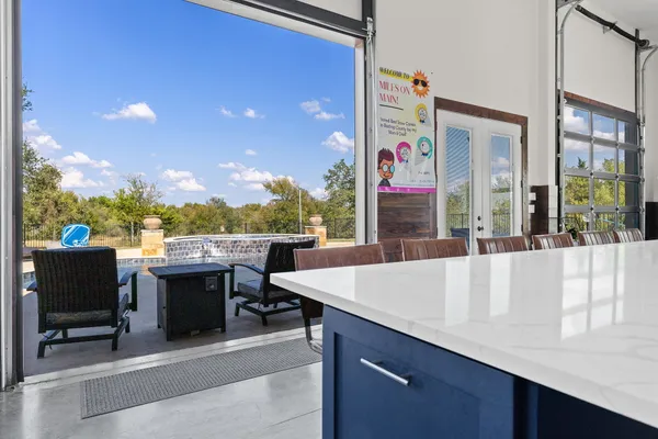 $1,800,000 | 1124 County Road 301, Elgin, TX 78621