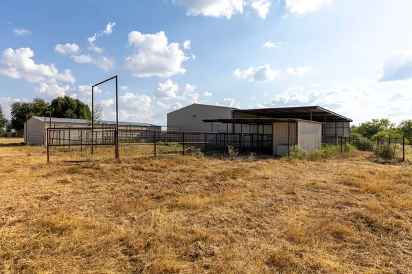 $1,800,000 | 1124 County Road 301, Elgin, TX 78621