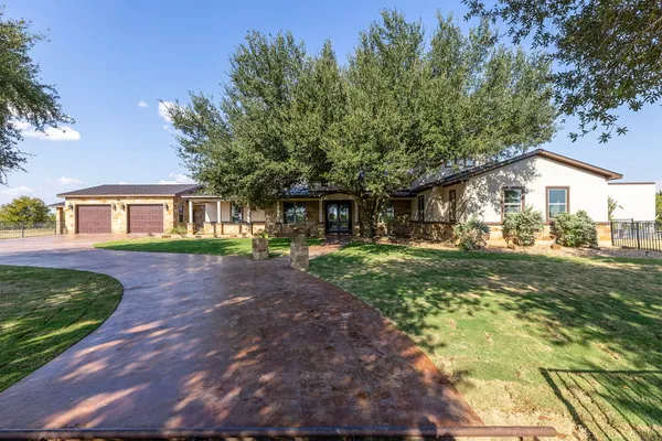 $1,800,000 | 1124 County Road 301, Elgin, TX 78621