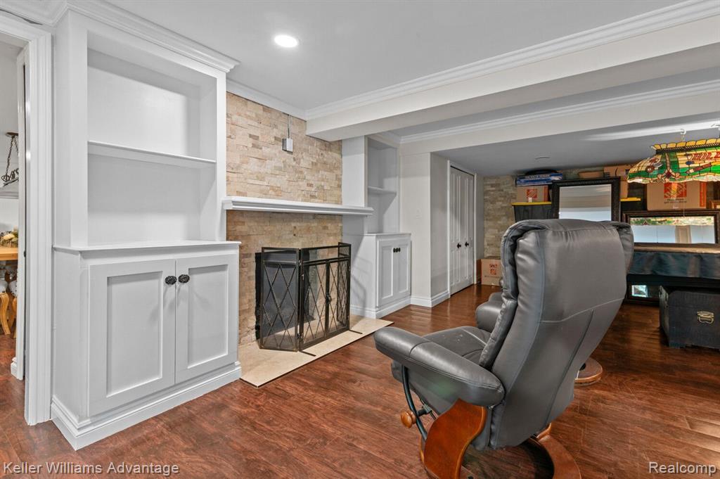 33770 Quaker Valley Road Farmington Hills, MI 48331 - Photo 19 of 31