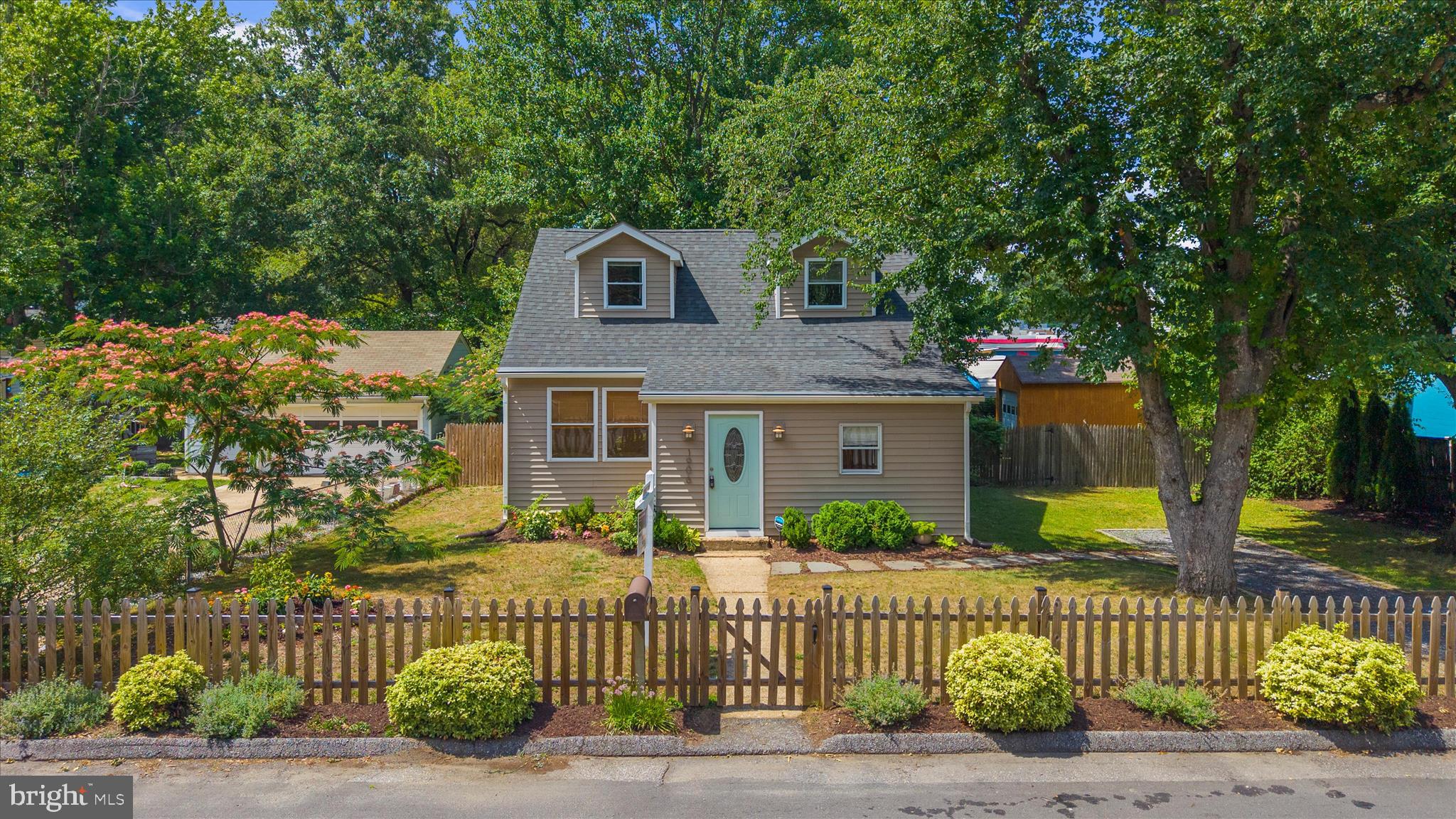 1906 Ridgeville Road Edgewater, MD 21037 - Photo 2 of 35