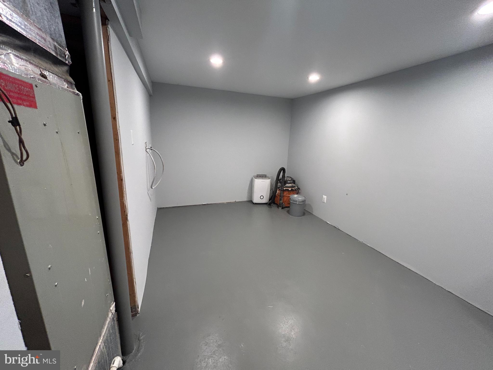 238 Ternwing Drive Arnold, MD 21012 - Photo 19 of 22 an empty room with stairs