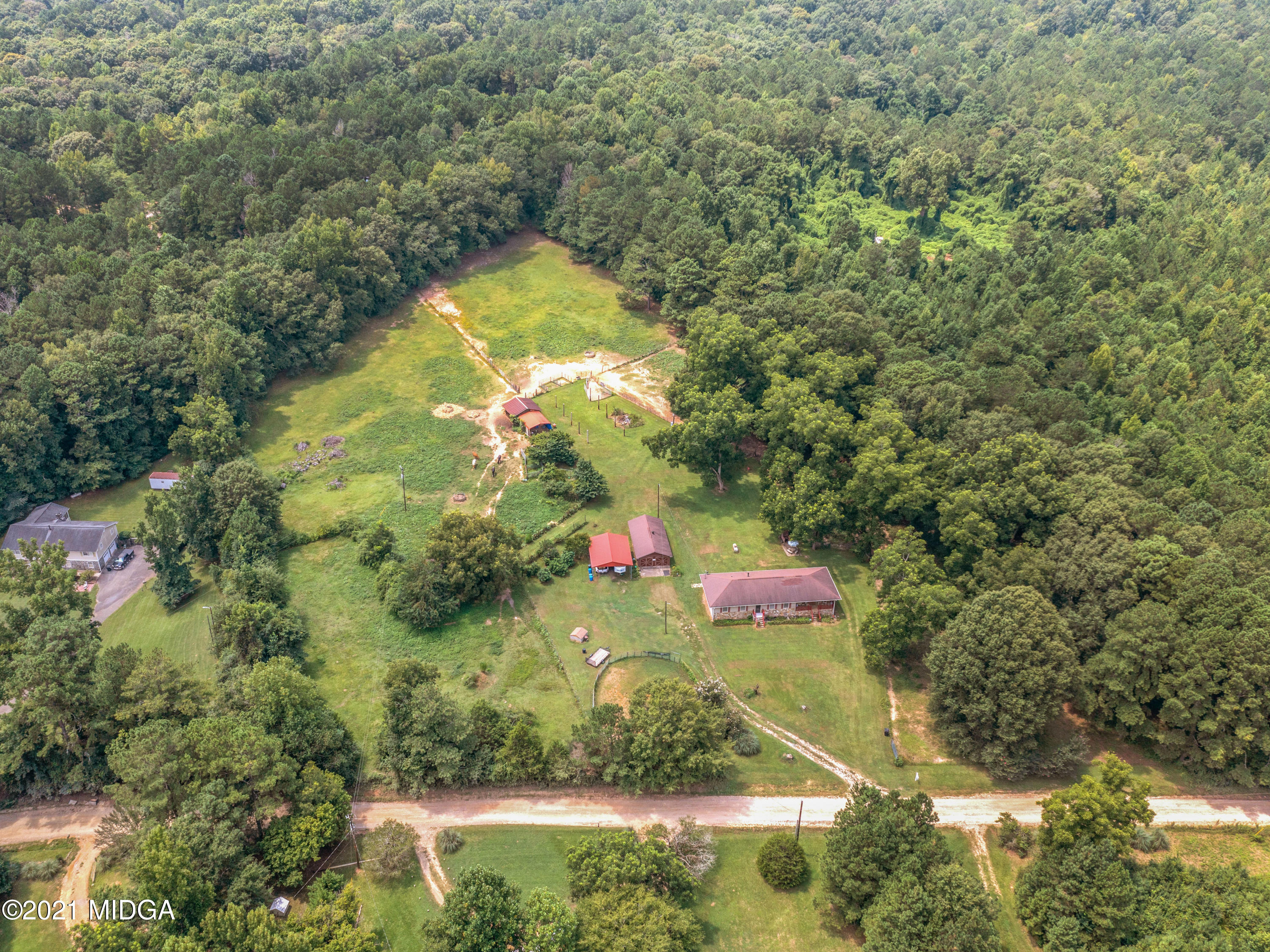 747 Chuli Road Griffin, GA 30223 - Photo 5 of 45 a view of swimming pool