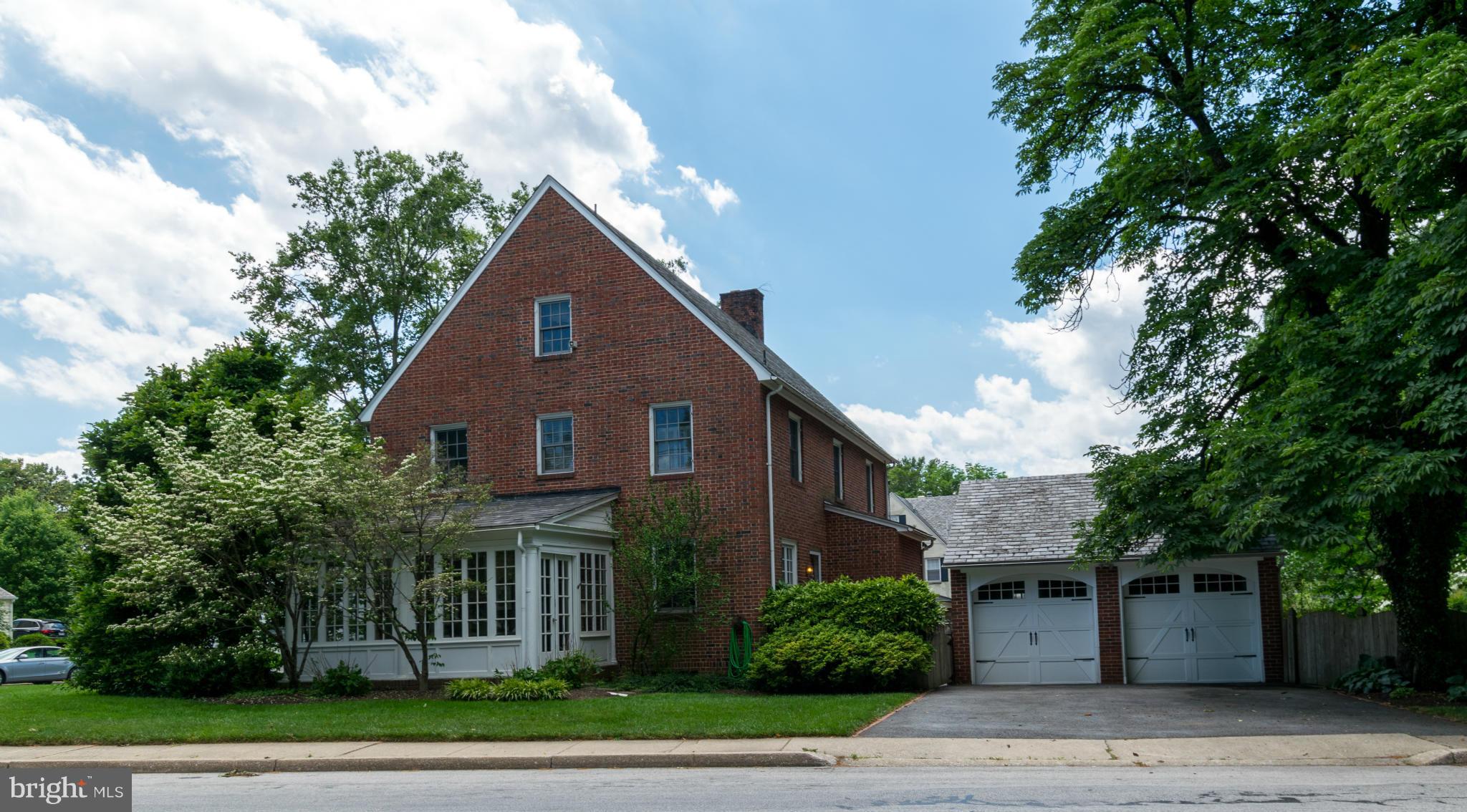 122 Midhurst Road Baltimore, MD 21212 - Photo 4 of 21 a front view of a house with a yard