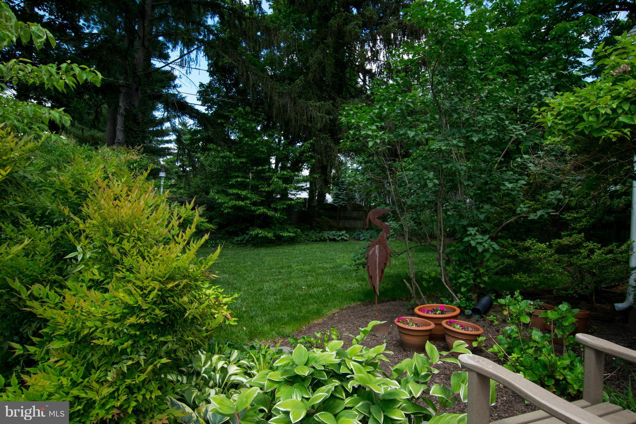 122 Midhurst Road Baltimore, MD 21212 - Photo 5 of 21 a view of green field with some trees