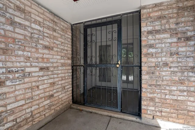 $209,900 | 5222 East Rolling Ridge Drive, San Antonio, TX 78228