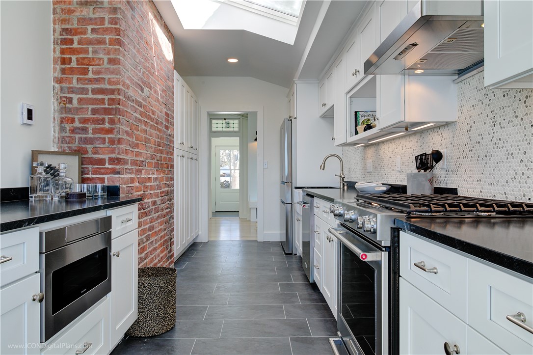 47 Appian Way Barrington, RI 02806 - Photo 8 of 46