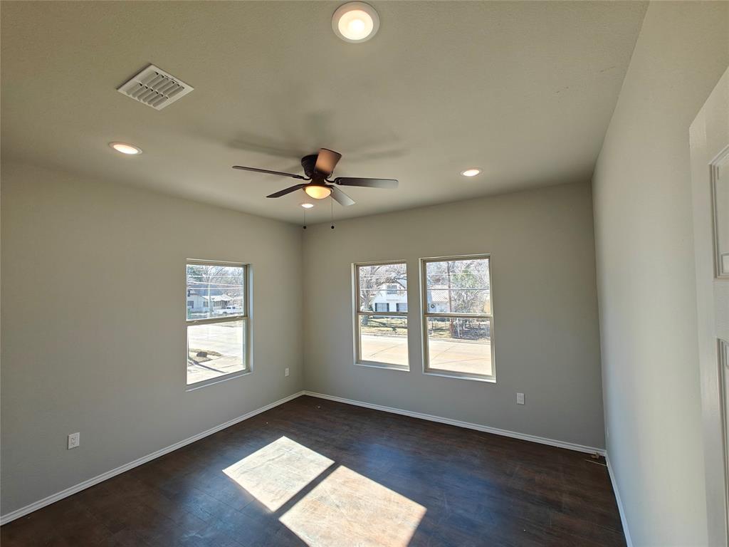 914 North Rockwall Street Terrell, TX 75160 - Photo 11 of 24