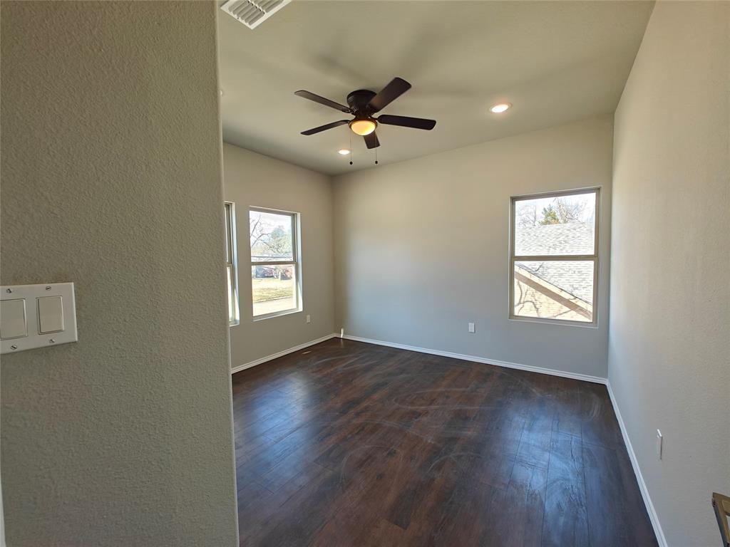 914 North Rockwall Street Terrell, TX 75160 - Photo 12 of 24